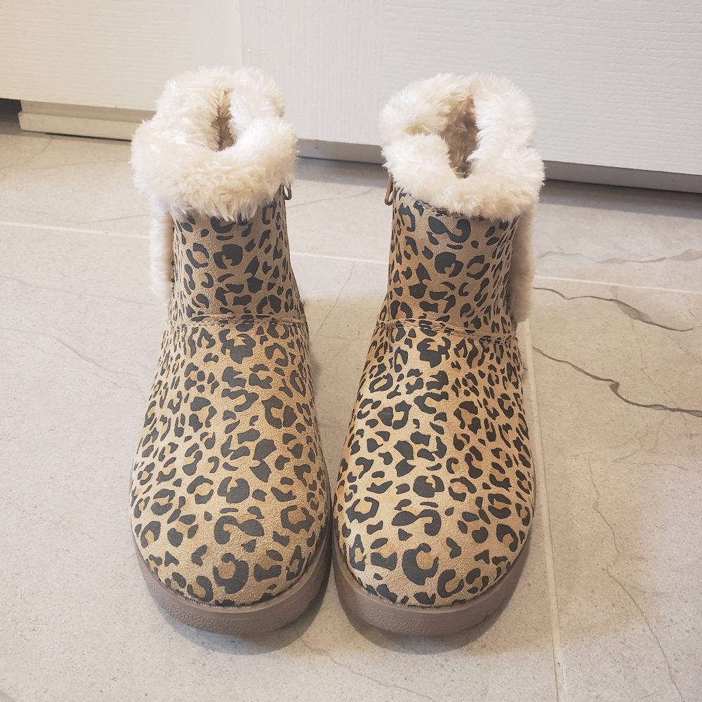 Universal Thread Leopard Boots